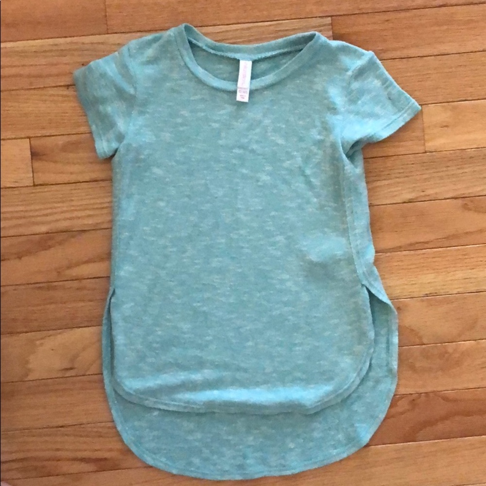 Ifs high low top with split sides.